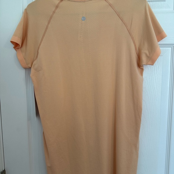Lululemon Swiftly Tech Short Sleeve Shirt🍋 - Picture 5 of 6